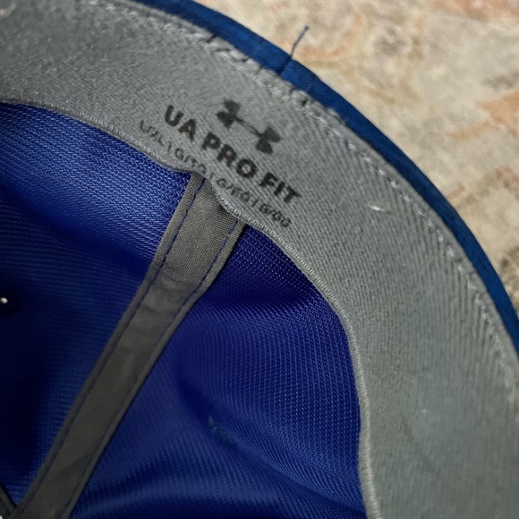 Men’s Under Armour Navy Blue Cap with White Logo - Picture 4 of 5